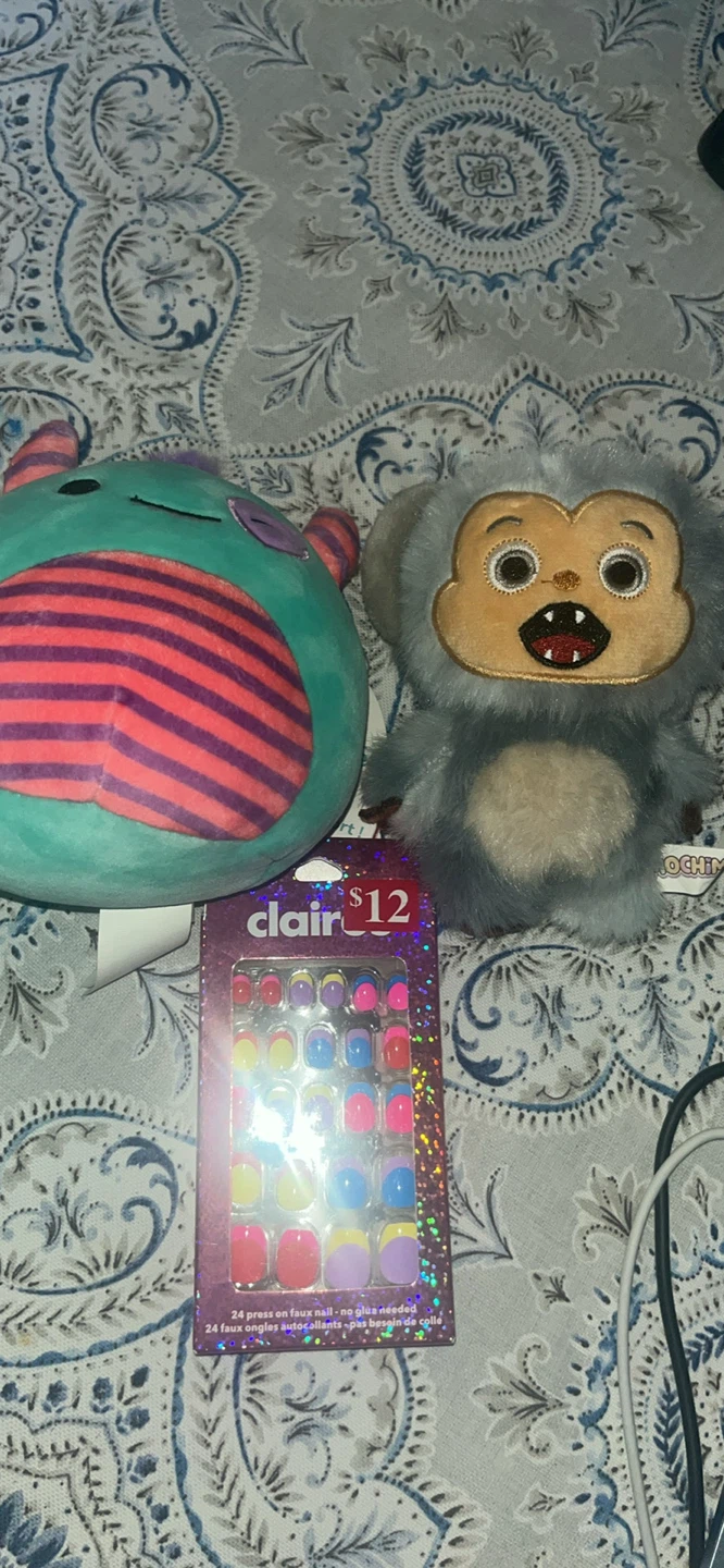 Claire's 24 Press-On Faux Nails