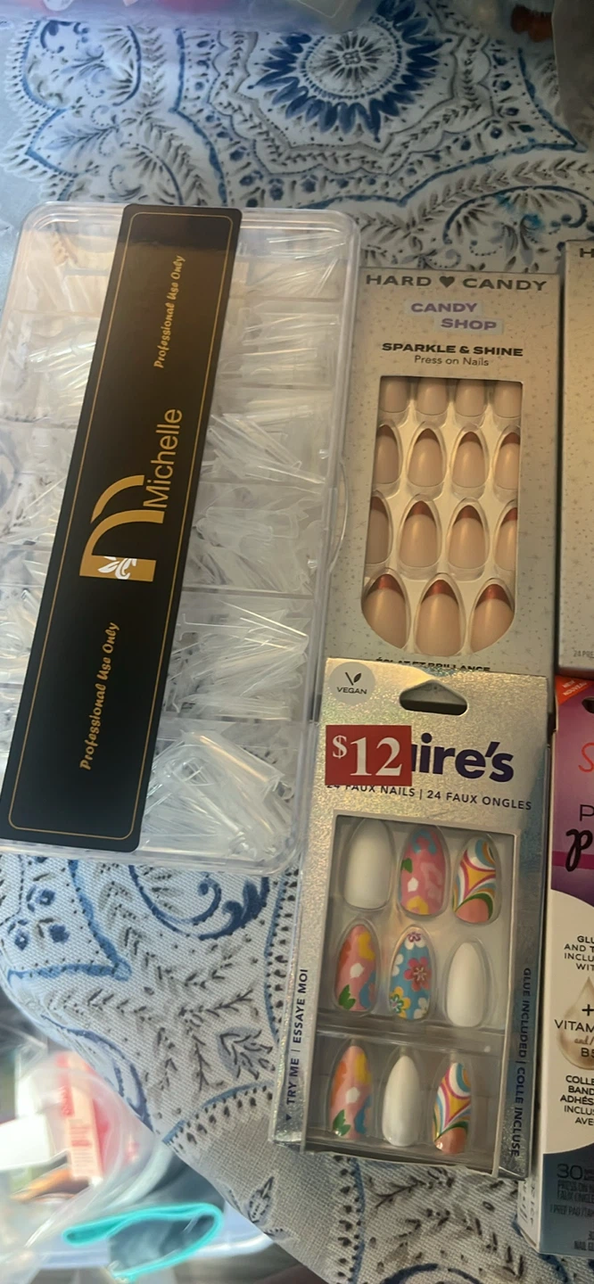 Assorted Press-On Nails Lot  bundle - photo 3