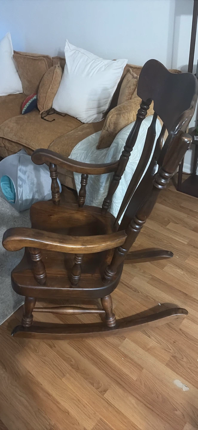 Wooden Rocking Chair - photo 3