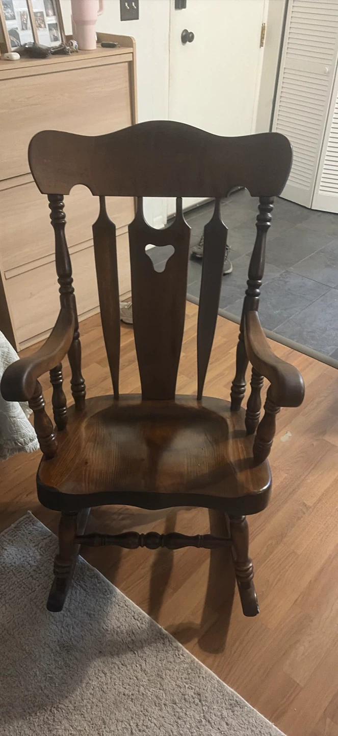 Wooden Rocking Chair - photo 4