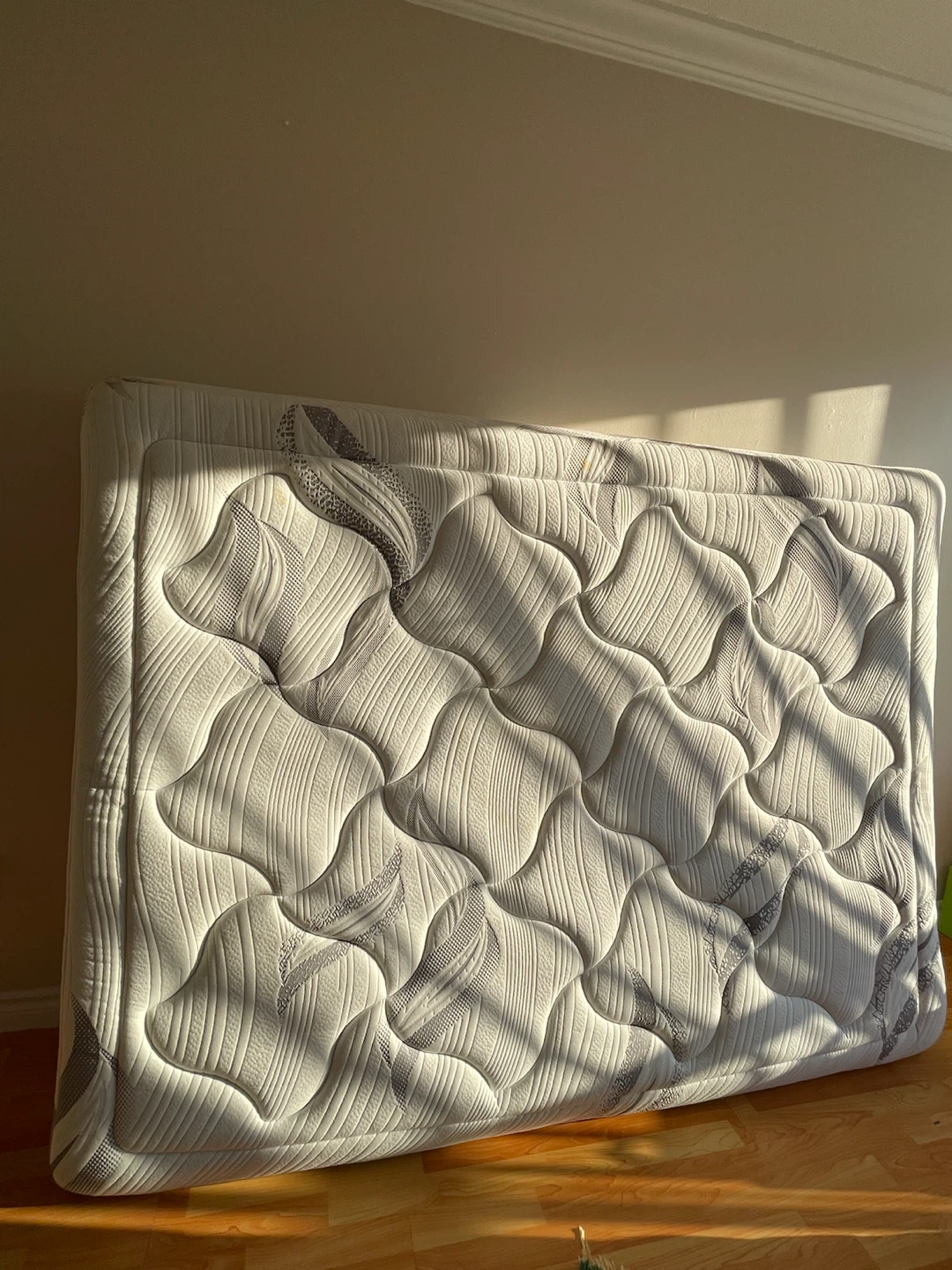 Queen size mattress - photo 3