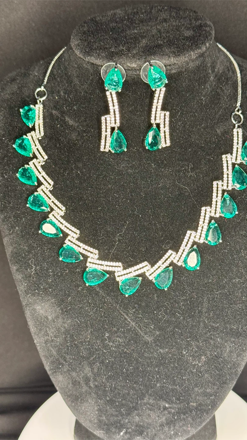 Teardrop Emerald & Crystal Necklace and Earring Set
