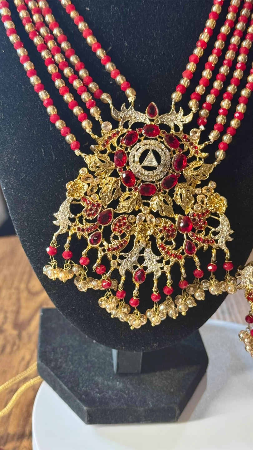 Gold Red Beaded Choker Necklace Set with Earrings and Tikka - photo 3