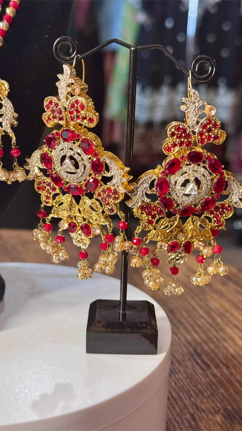 Gold Red Beaded Choker Necklace Set with Earrings and Tikka - photo 4