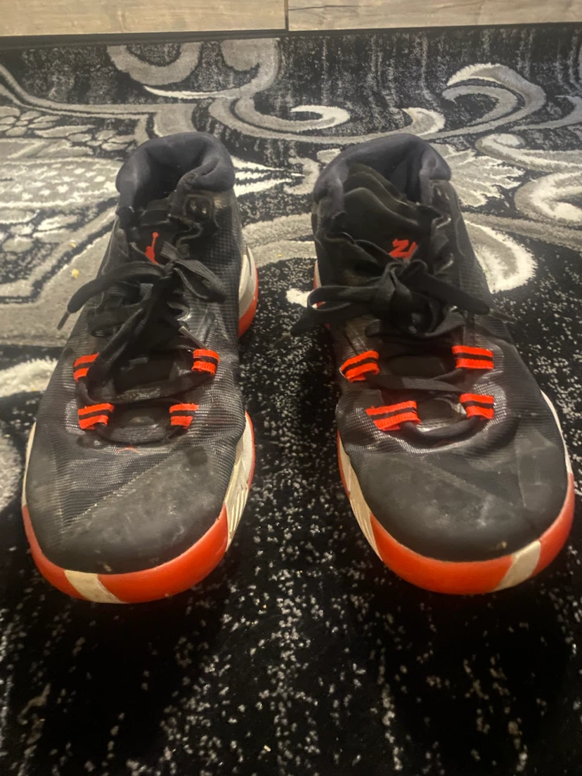 Used Zion Basketball Shoes - photo 4