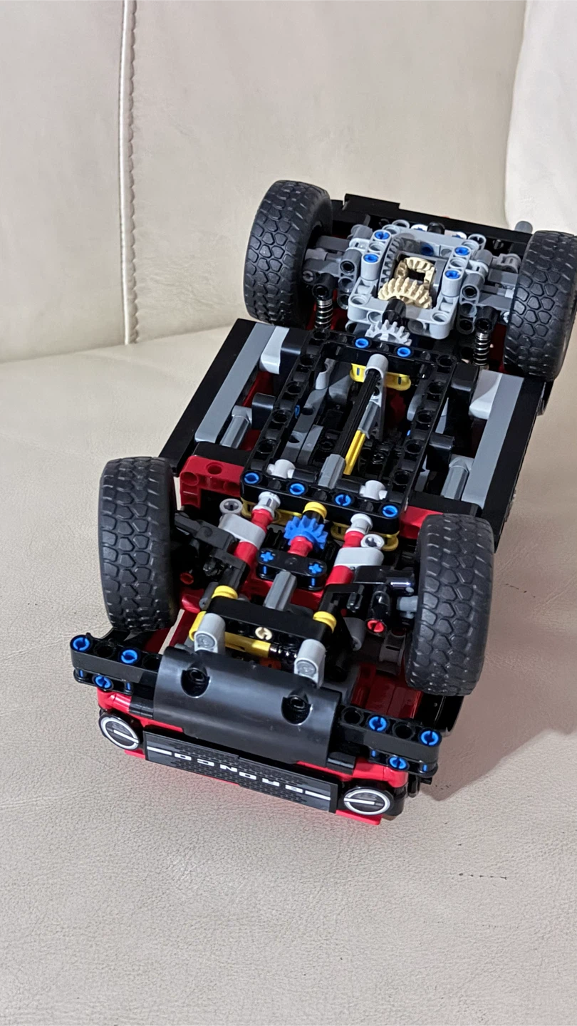 LEGO Technic Ford Bronco SUV (42213) - photo 4