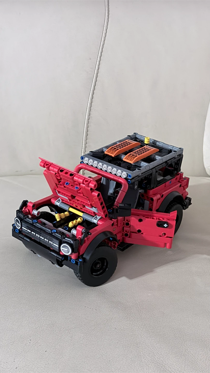 LEGO Technic Ford Bronco SUV (42213) - photo 5