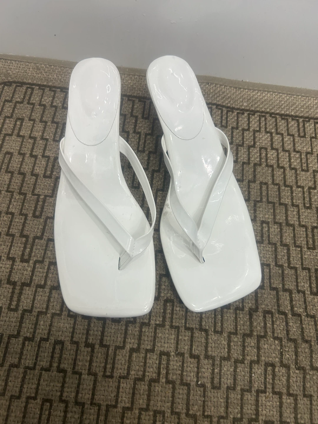 White Thong Heels- Size 39 - photo 2