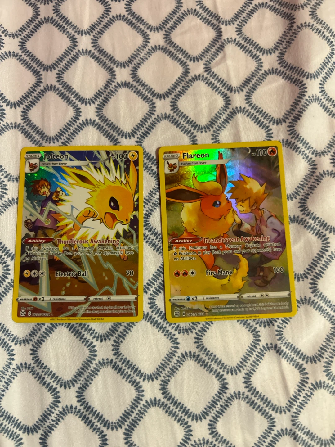 Pokemon Jolteon & Flareon Trading Cards