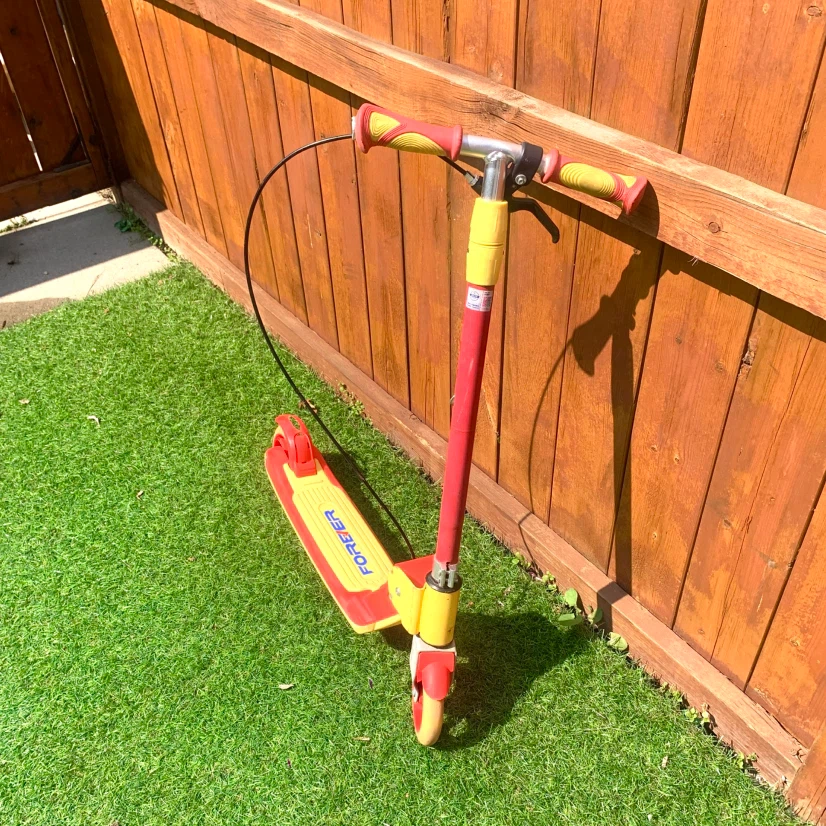 Kids Scooter Red Yellow Outdoor Ride On Toy Child Youth Scooter - photo 2