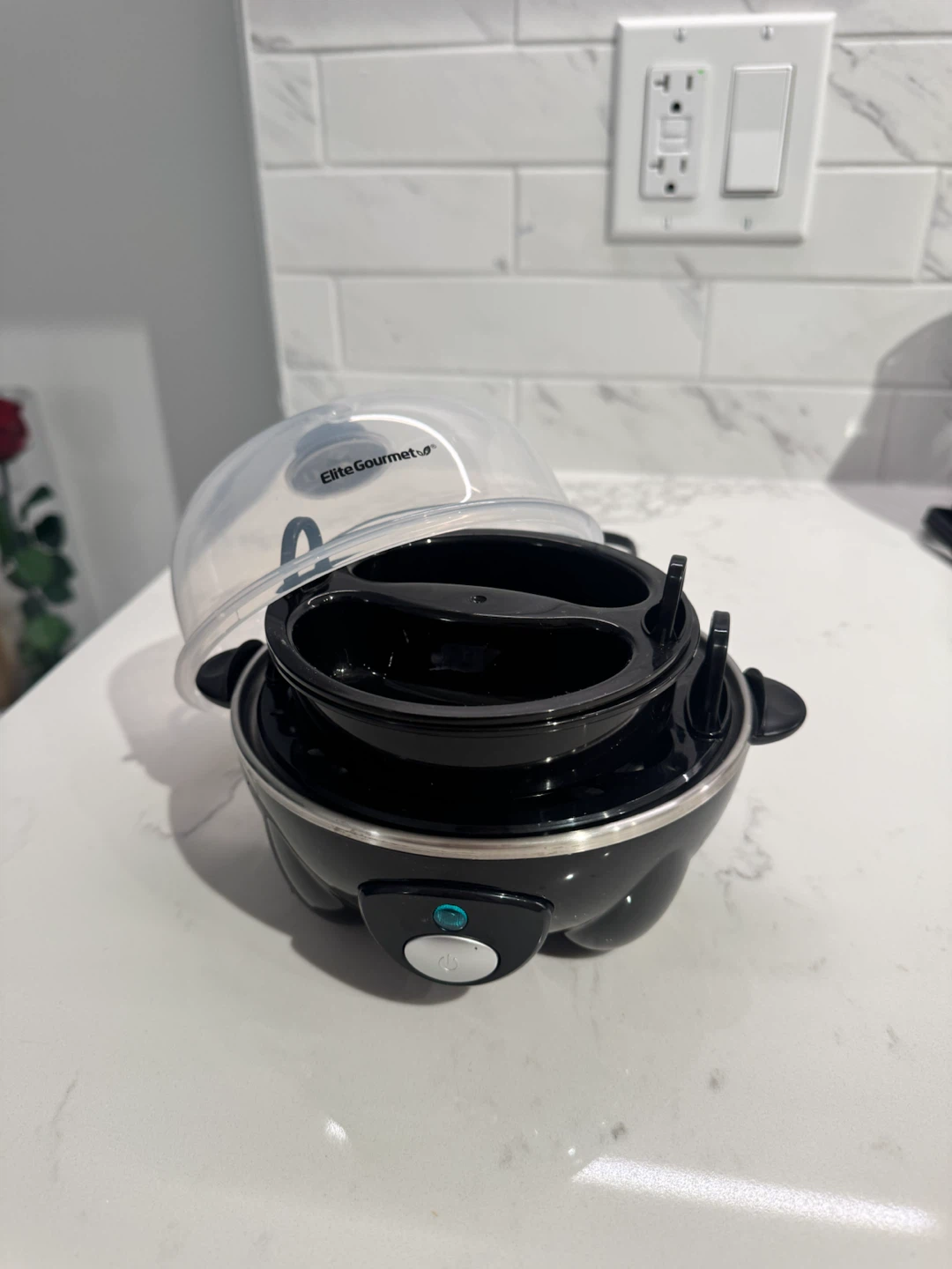 Moving Sale‼️ Elite Gourmet Egg Cooker – Like New 🥚✨ - photo 3