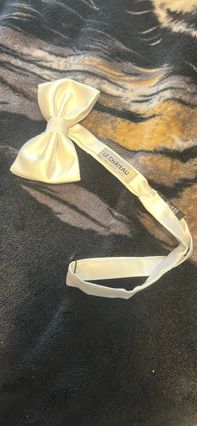 Le Château White Satin Bow Tie - photo 2