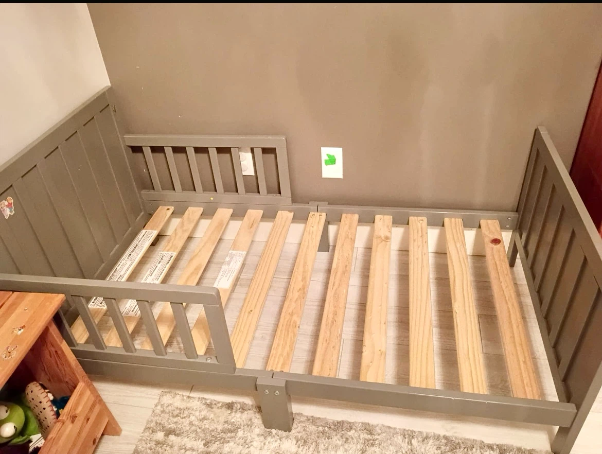 Complete Toddler Bed & bedding set