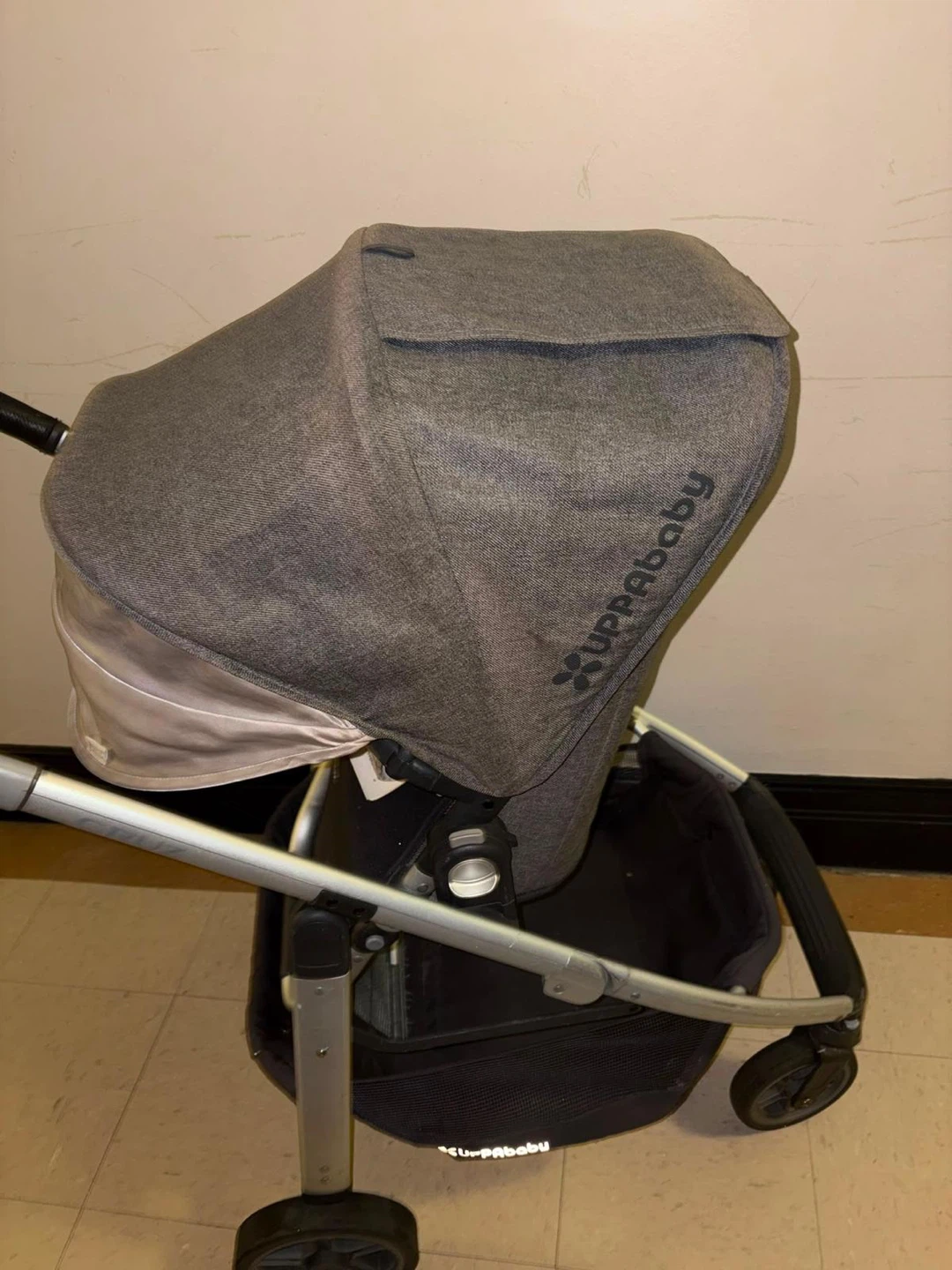 UPPAbaby Vista V2 stroller in excellent used - photo 5