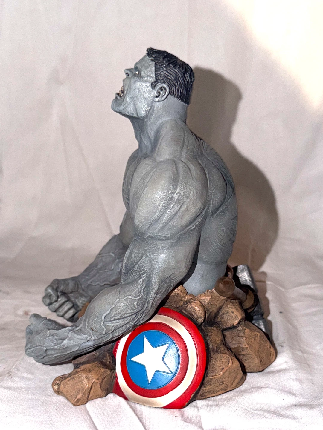 Diamond Select Toys Hulk Ultimate Bust wizard excl - photo 4