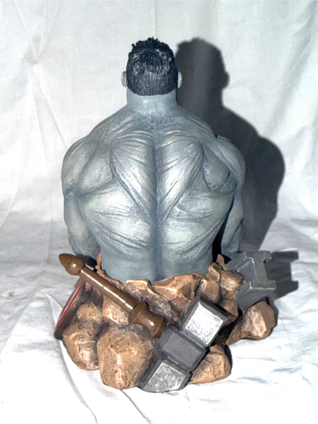 Diamond Select Toys Hulk Ultimate Bust wizard excl - photo 5
