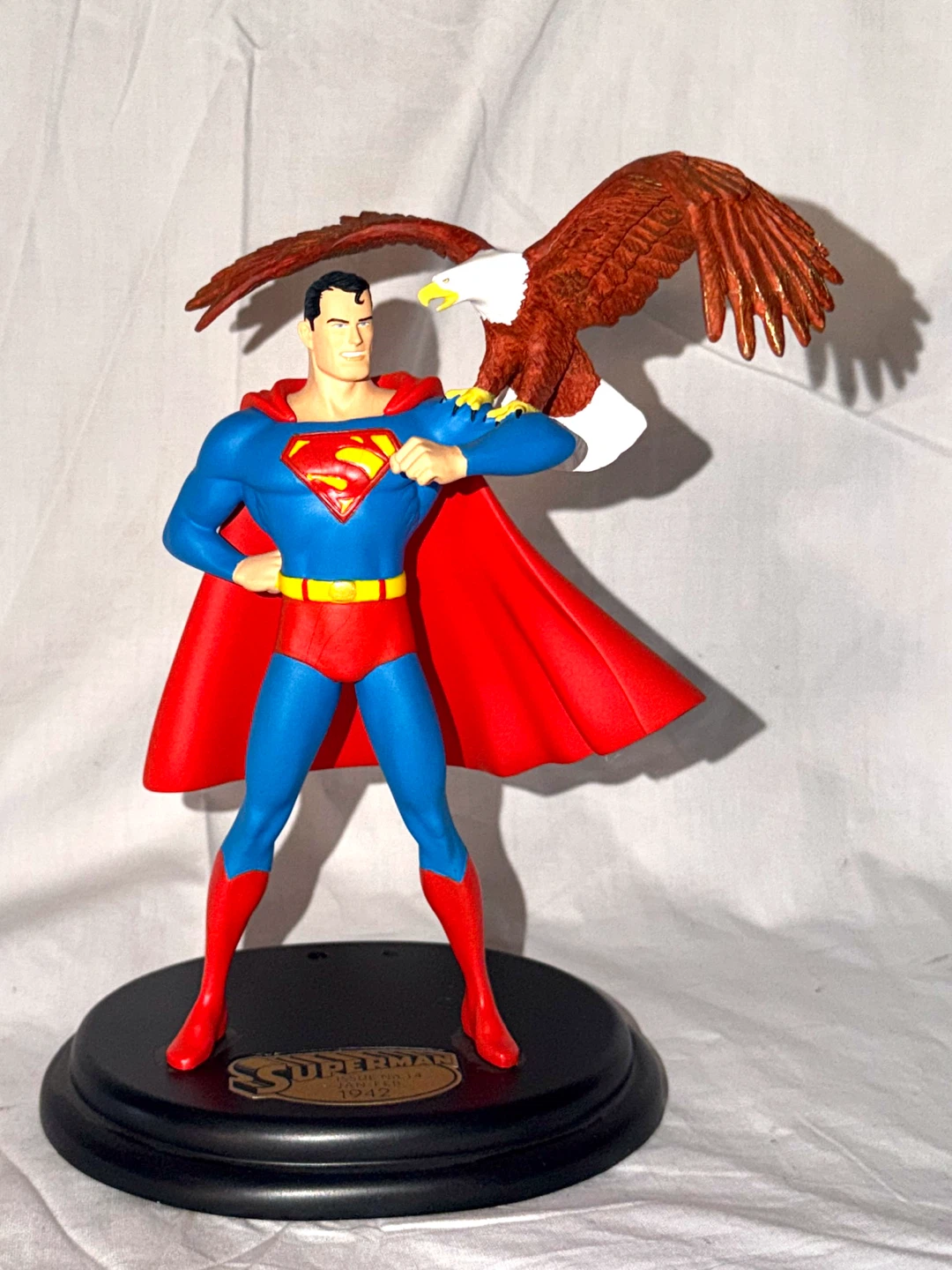 Superman Limited Edition Collectible Statue with Eagle - photo 3