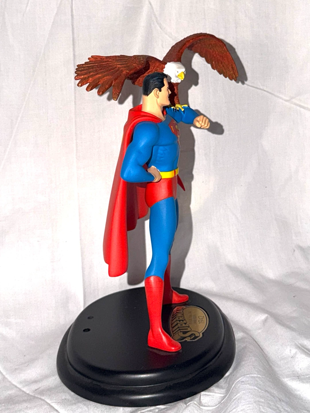 Superman Limited Edition Collectible Statue with Eagle - photo 4
