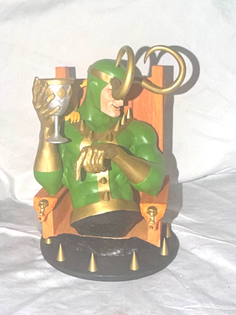 Marvel Loki 9" Resin Bust Collectible Thor statue - photo 2