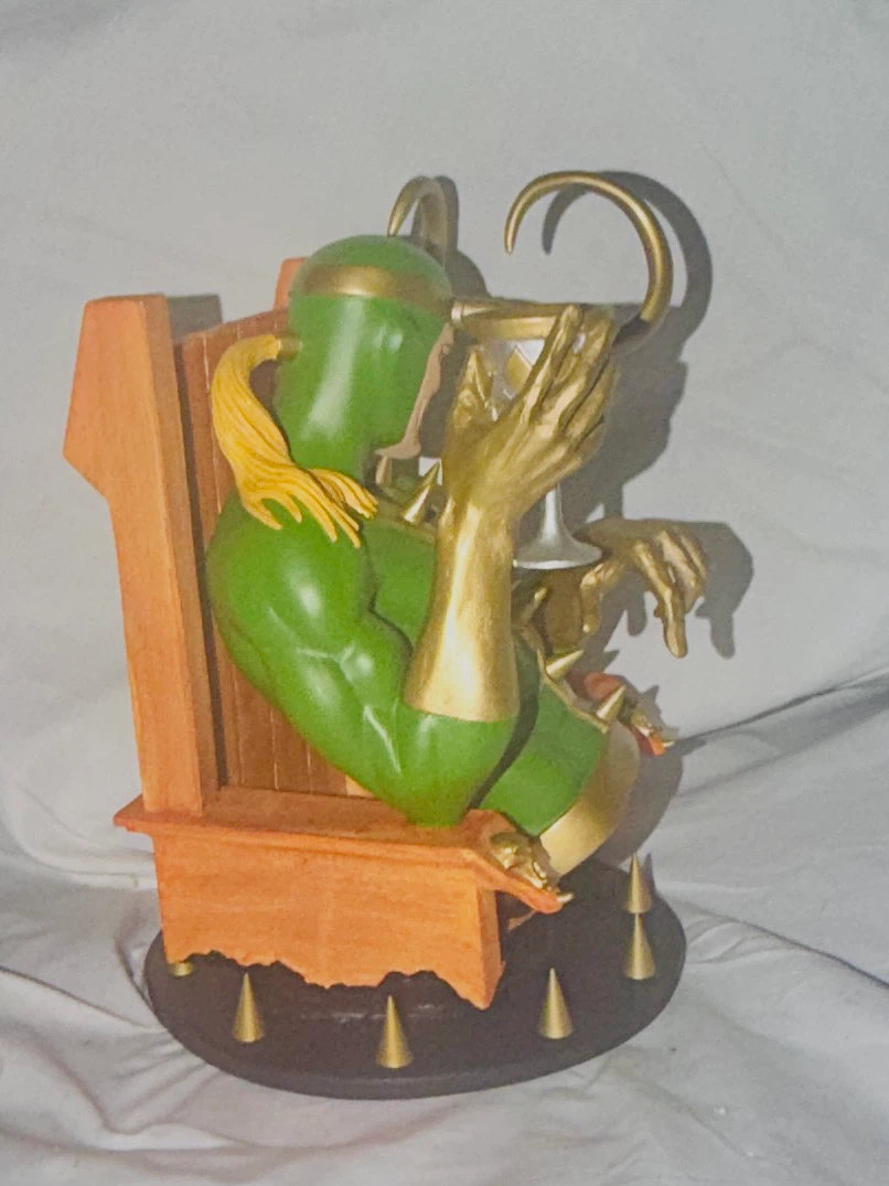 Marvel Loki 9" Resin Bust Collectible Thor statue - photo 3