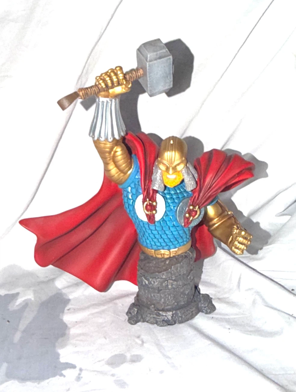 Bowen Designs Marvel The Mighty Thor Limited Edition Collectible - photo 2