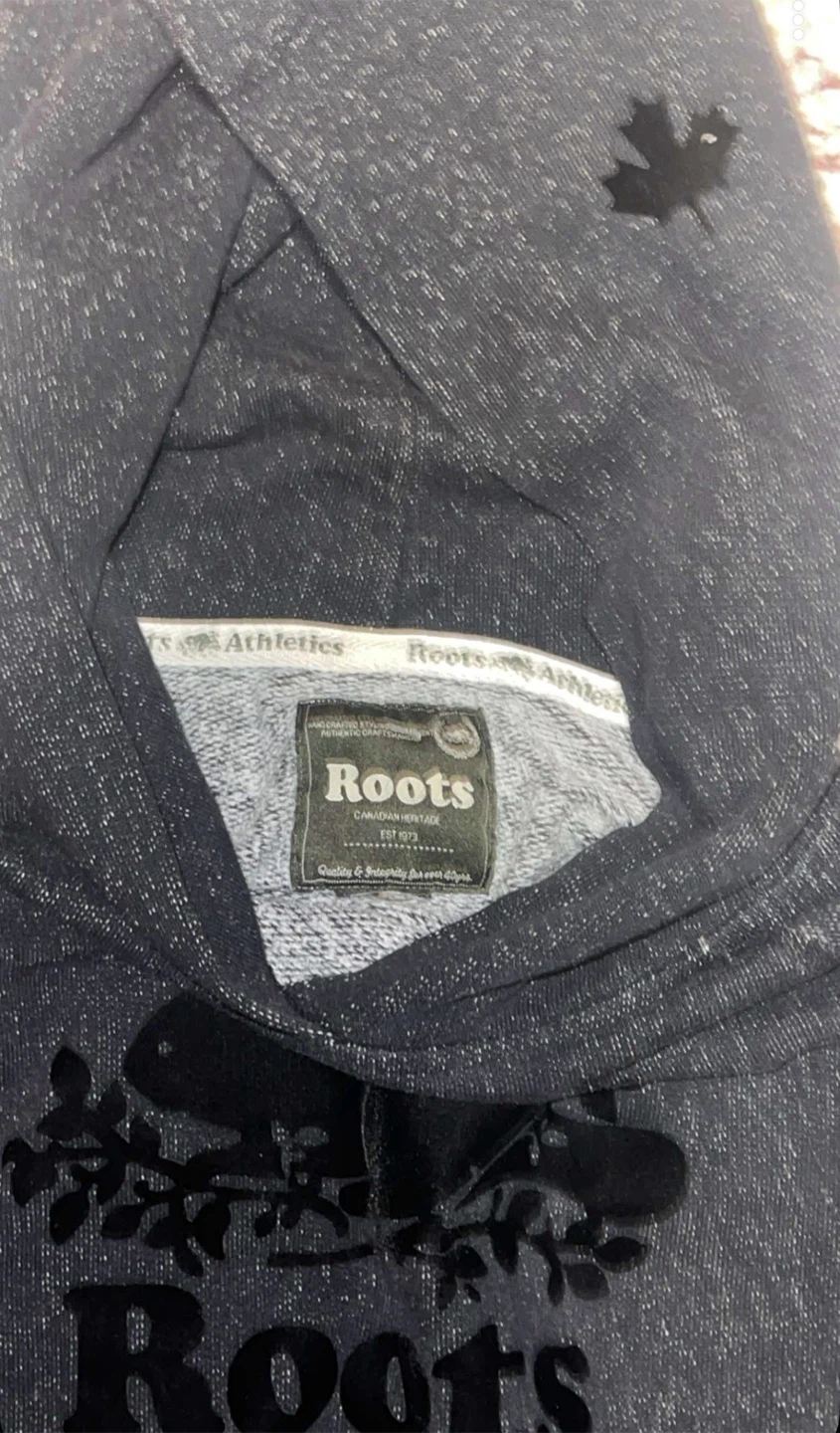 Roots Canada Hoodie - Size Medium - photo 2