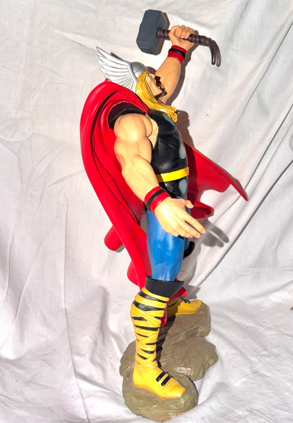 Marvel Avengers The Mighty Thor Limited Edition Collectible - photo 3
