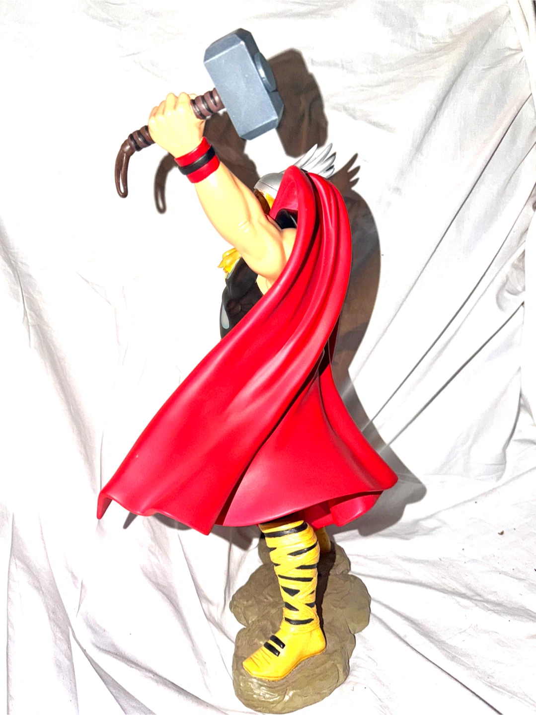 Marvel Avengers The Mighty Thor Limited Edition Collectible - photo 5