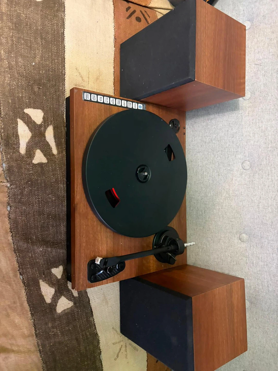 Pro-Ject Debut Carbon Turntable with Hi-Fi Speakers - photo 3