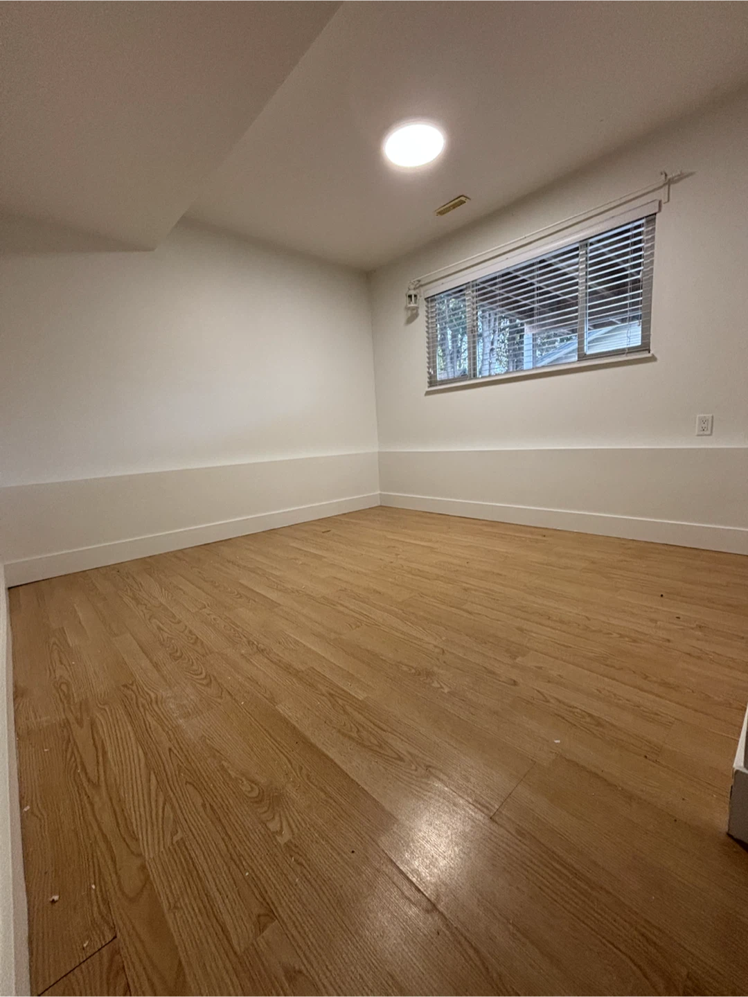 Two bedroom basement - photo 2
