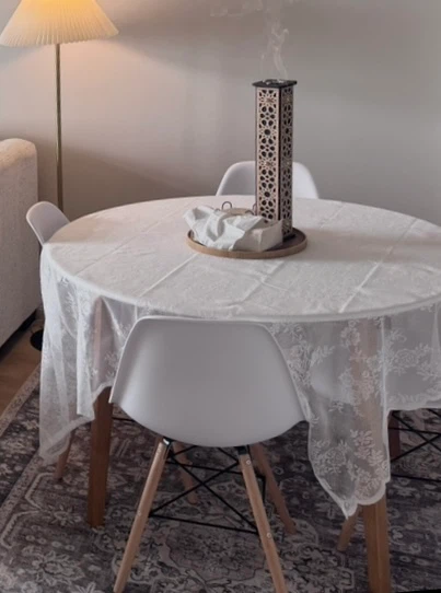 Dinning table with 4 chairs