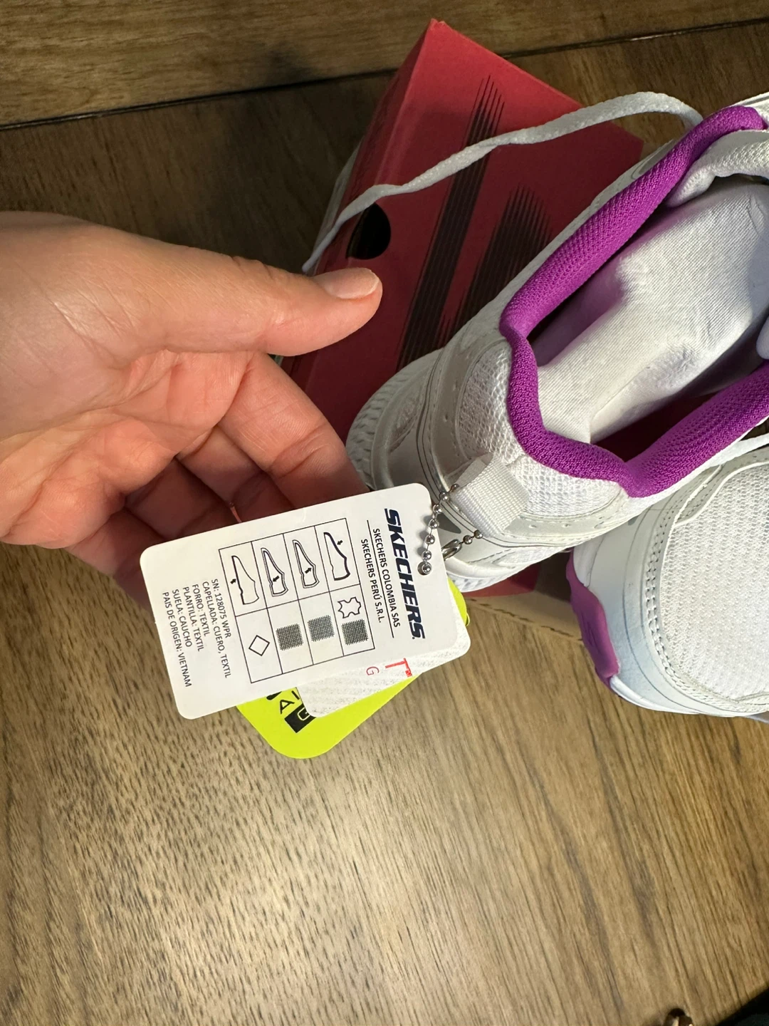 NWT Skechers GORun Consistent Sneakers White/Purple Size 6 - photo 3