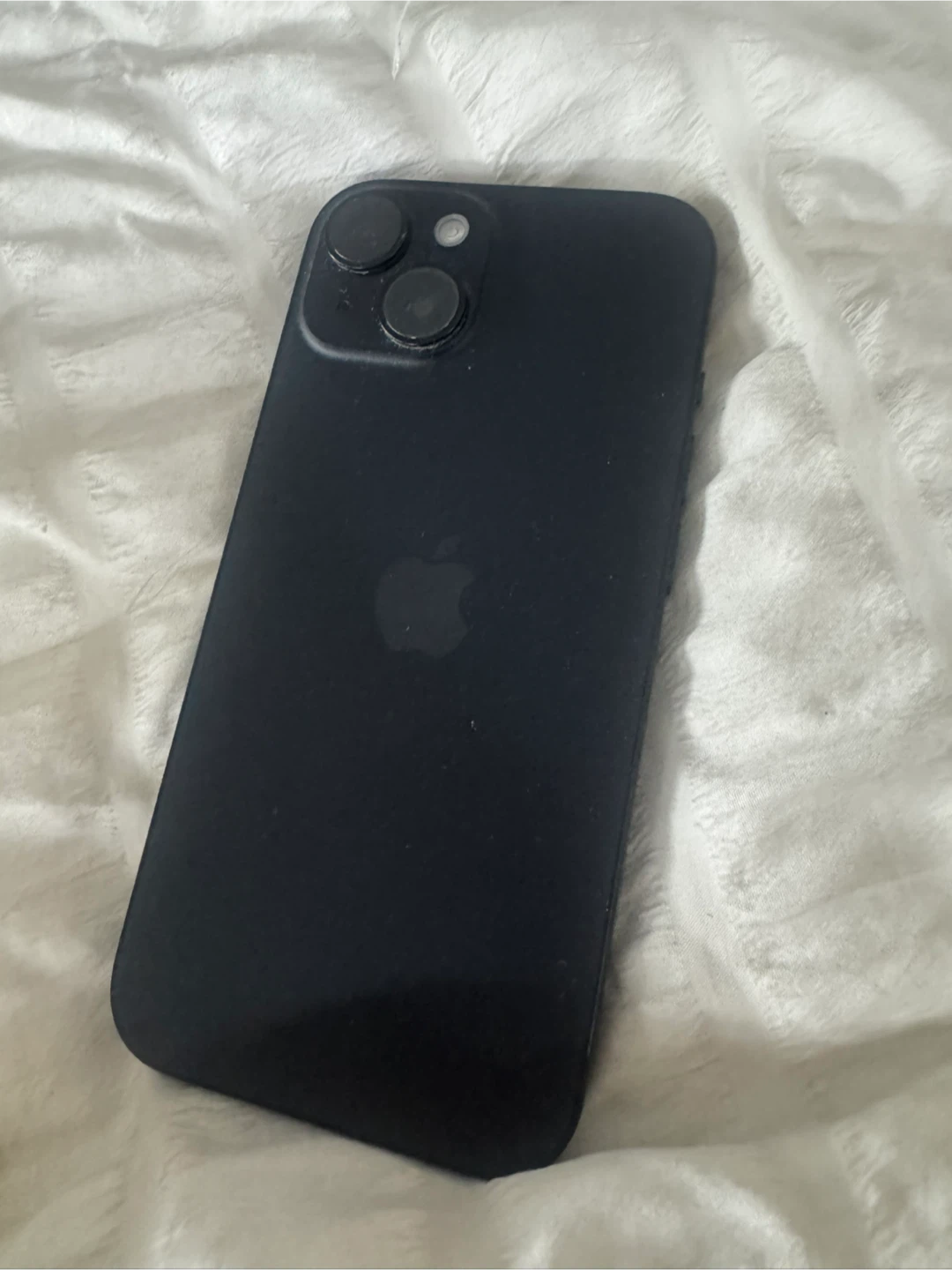 iPhone 15 - photo 2