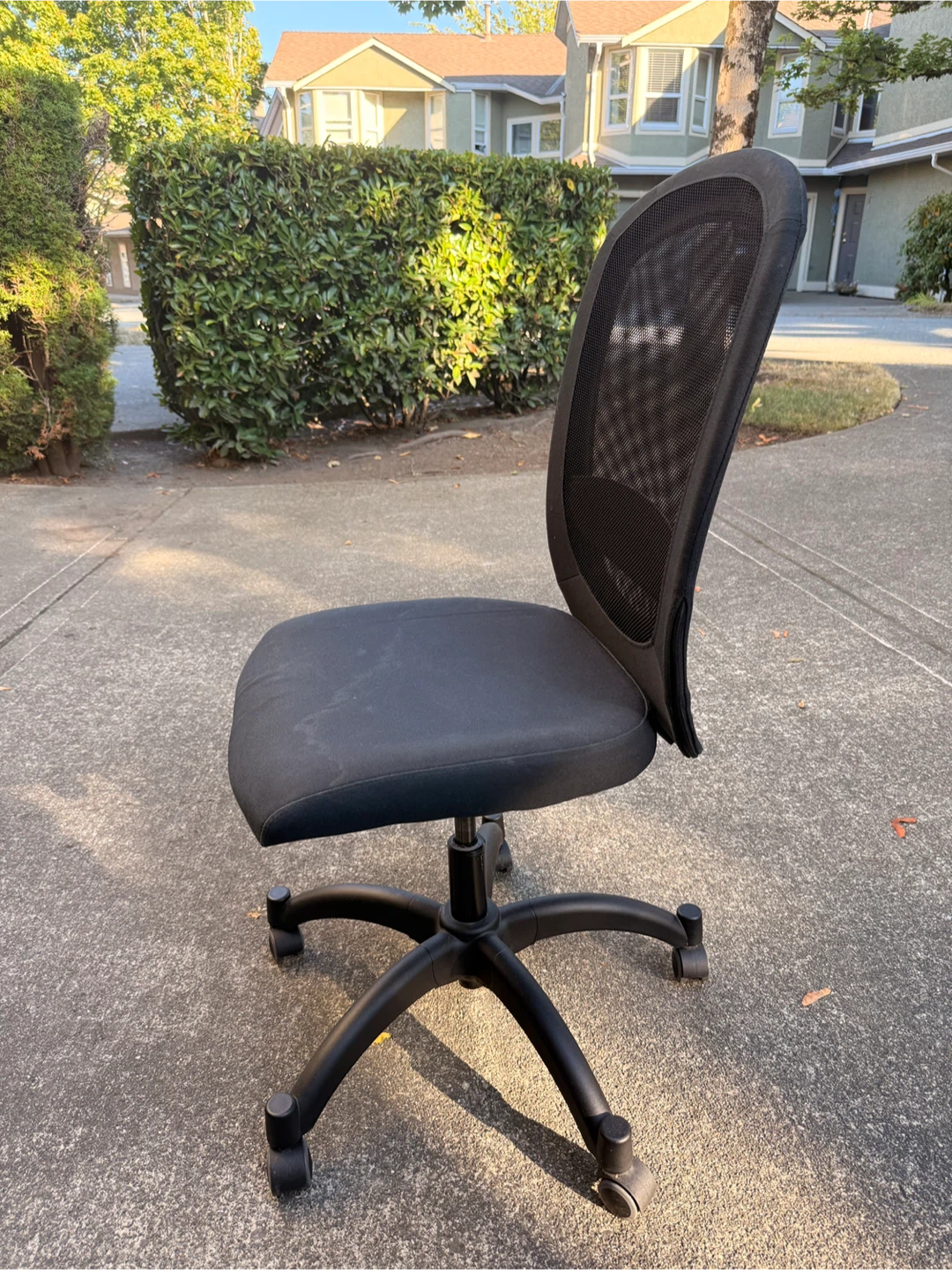 Black Mesh Back Office Chair - photo 2