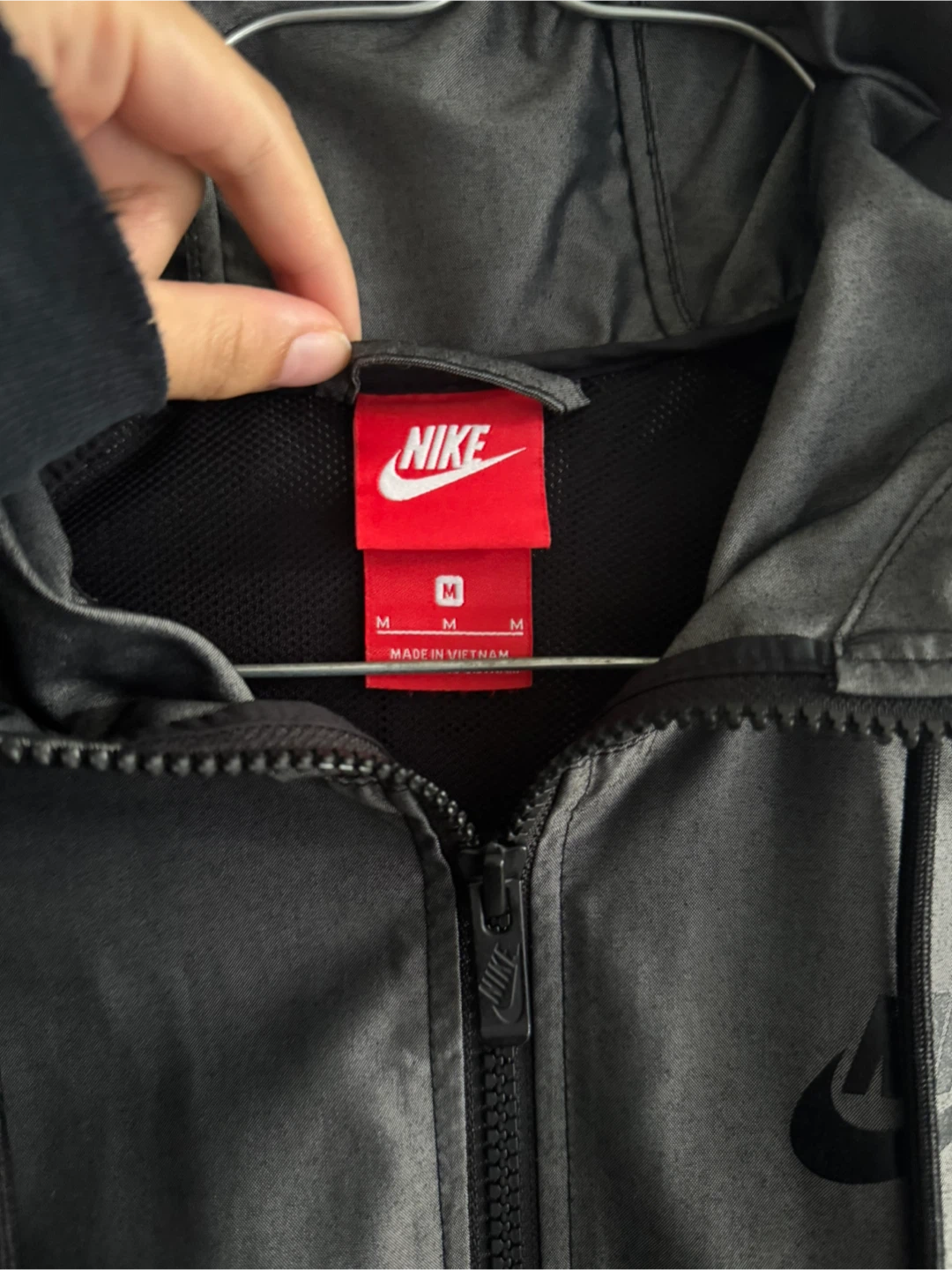 Nike WindBreaker Jacket - photo 2