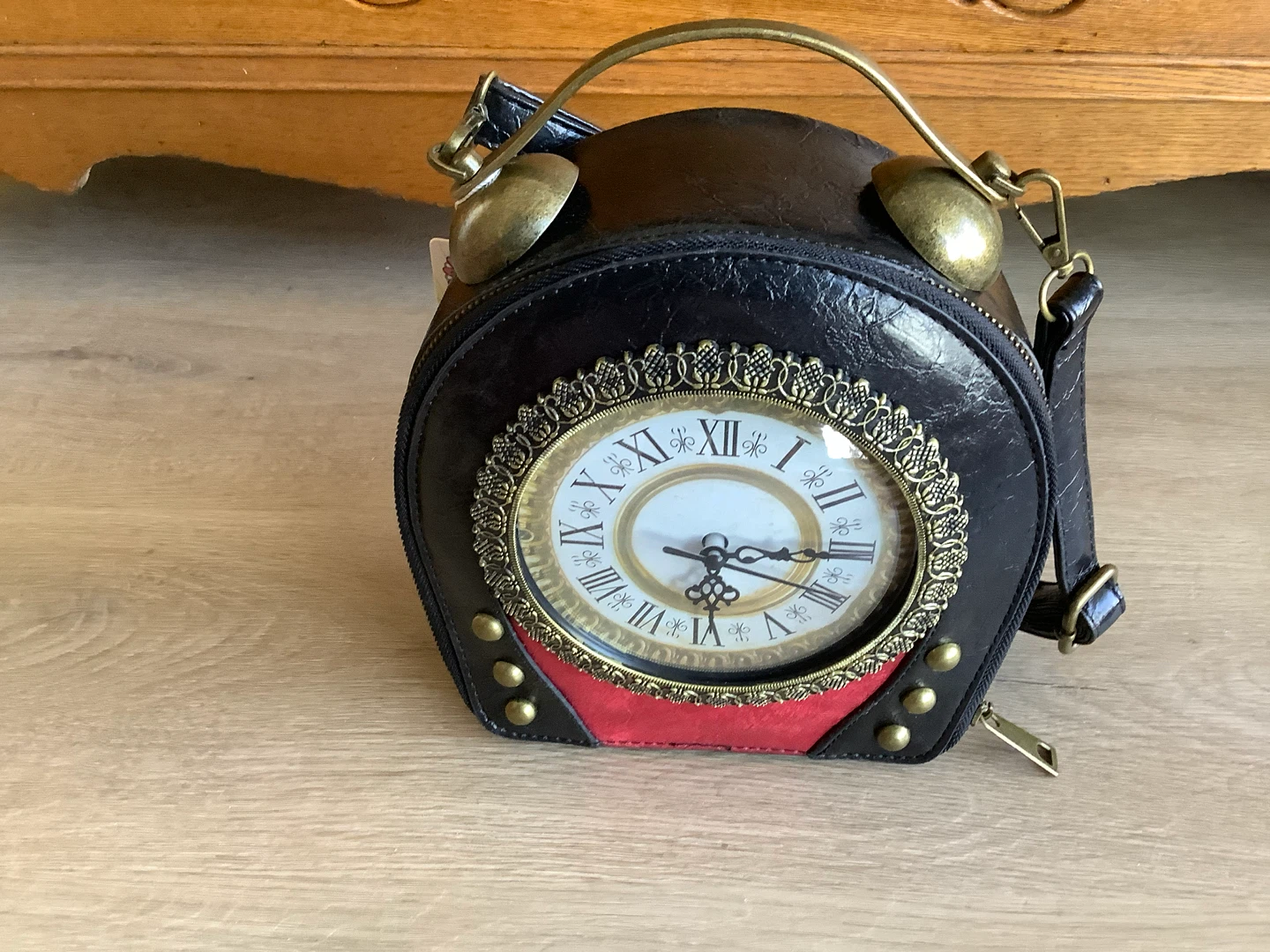 #2 Steam Punk Style Functional Clock/Hand Bag 🐞