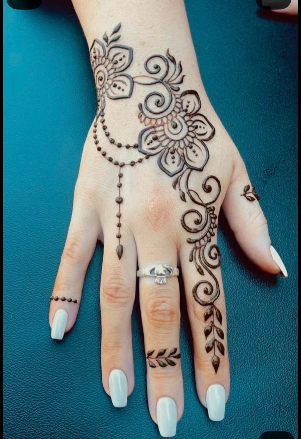 Henna Hand Tattoo Design - photo 3