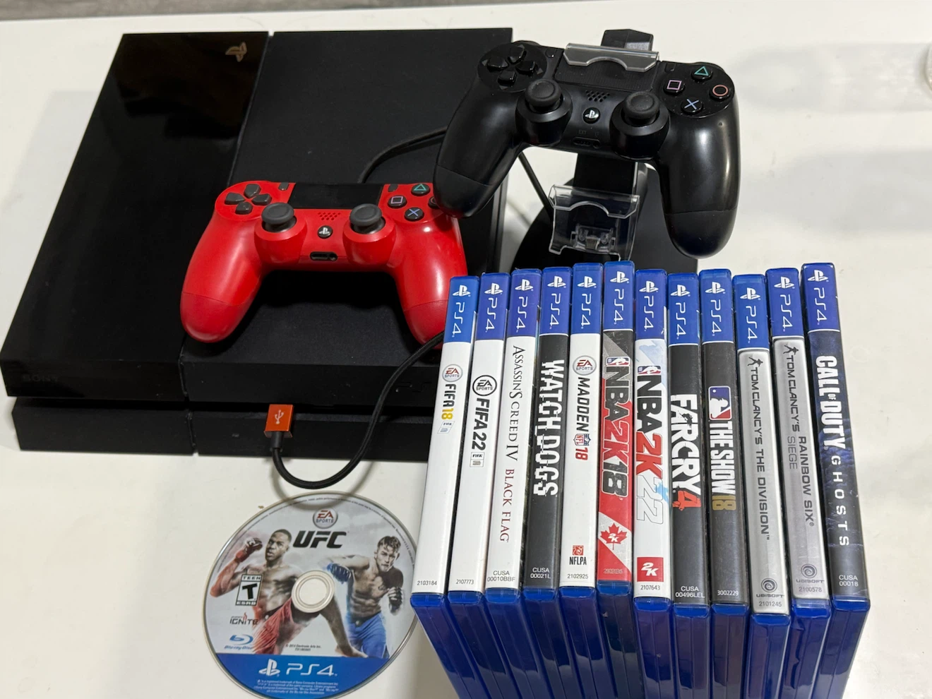 PS4 500GB Bundle - 2 Controllers + 13 Games