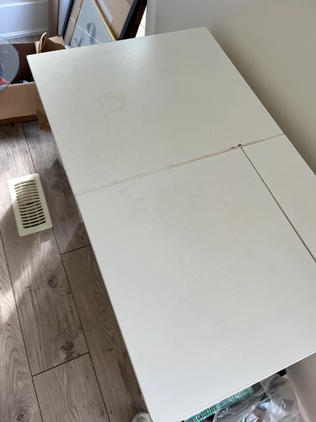 White Vanity Desk with Mirror and Red Interior - photo 5
