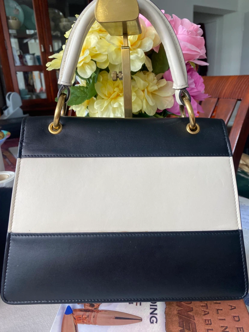 Gucci Bee Embellished Top Handle Bag - photo 3