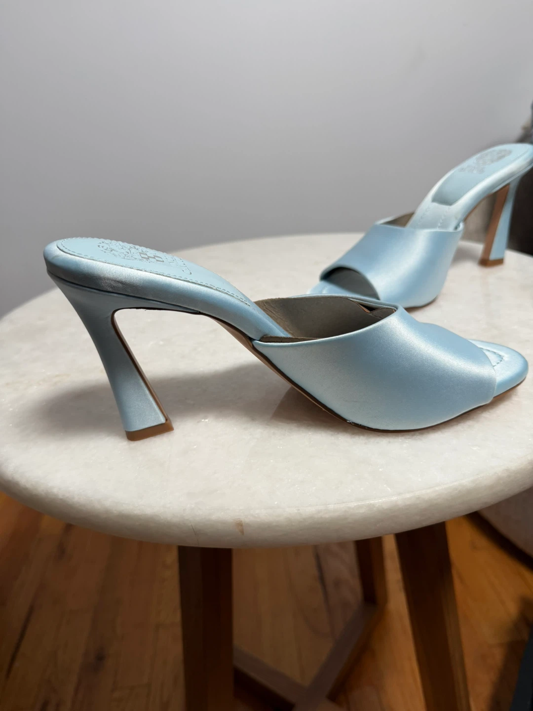 Vince Camuto Light Blue Satin Mules Heels size 9M - photo 3