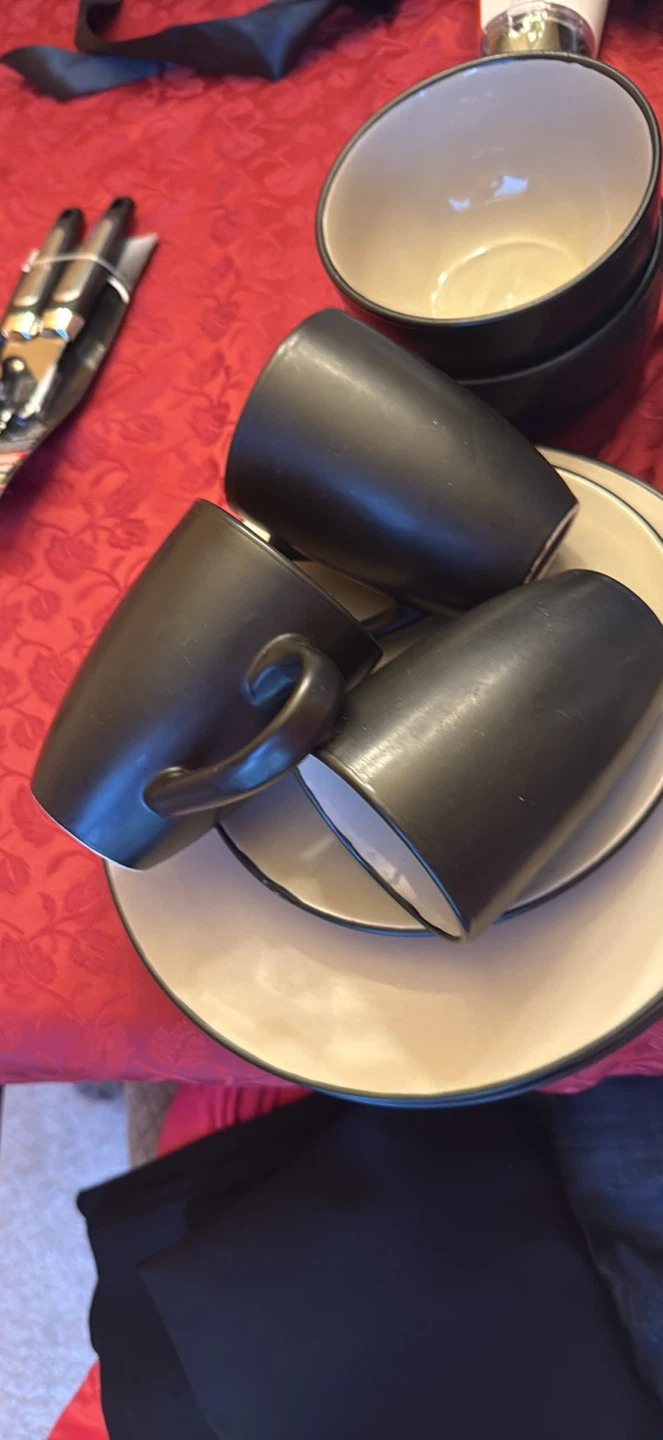 Set of 3 Black Mugs and 4 Bowls - photo 3