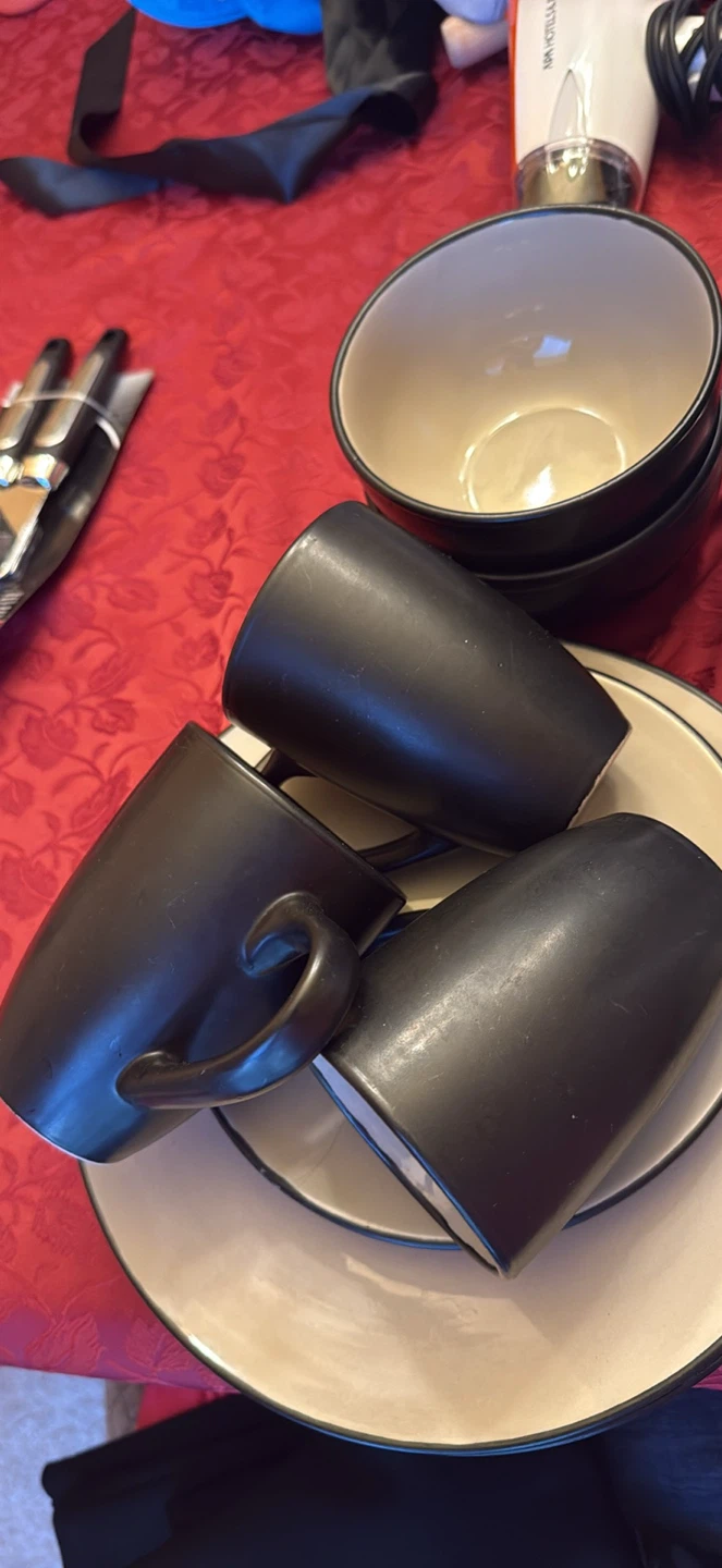 Set of 3 Black Mugs and 4 Bowls - photo 4
