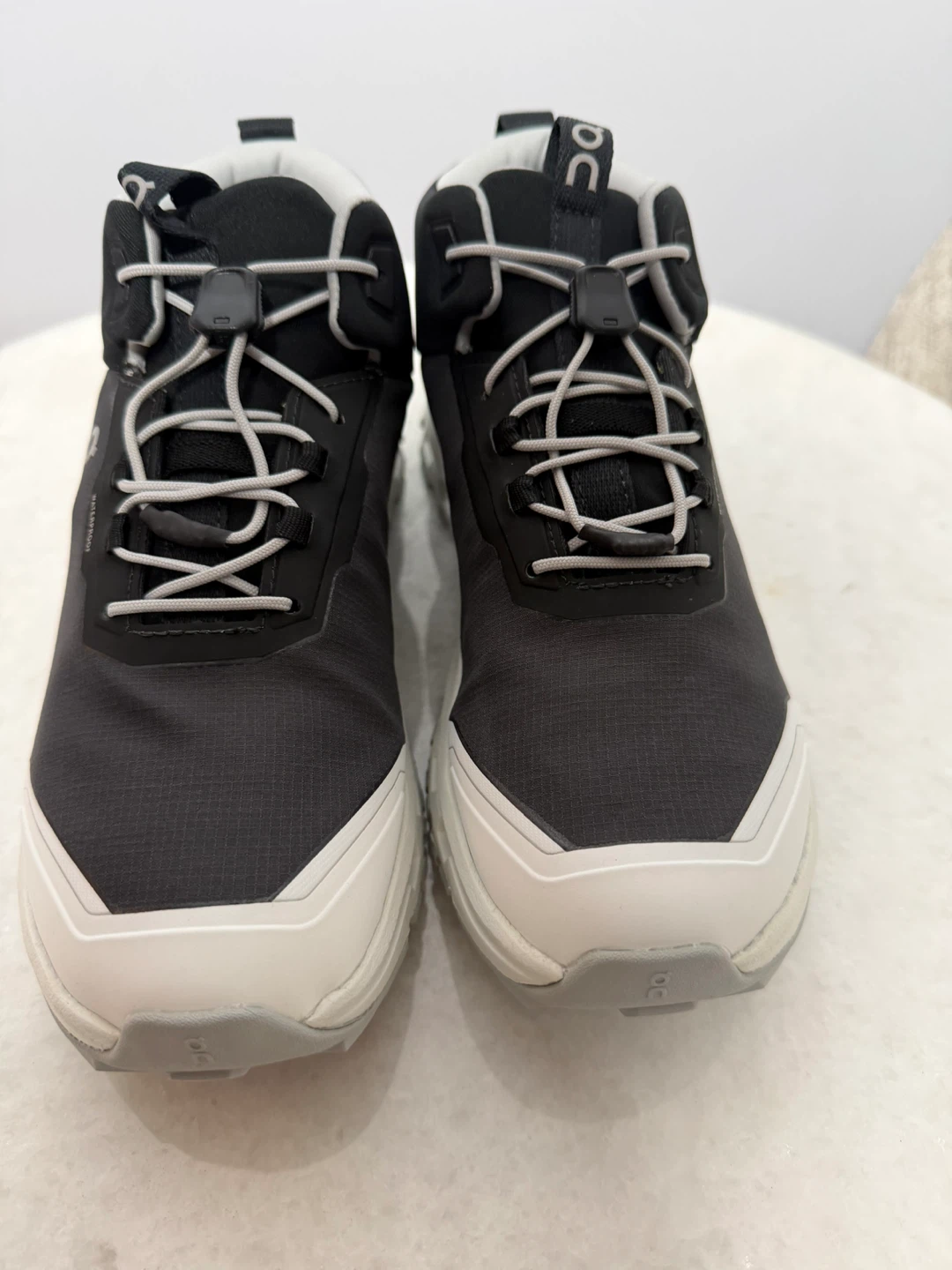 ON Cloud Waterproof Hiking Boots Youth 5 women’s 6.5/7