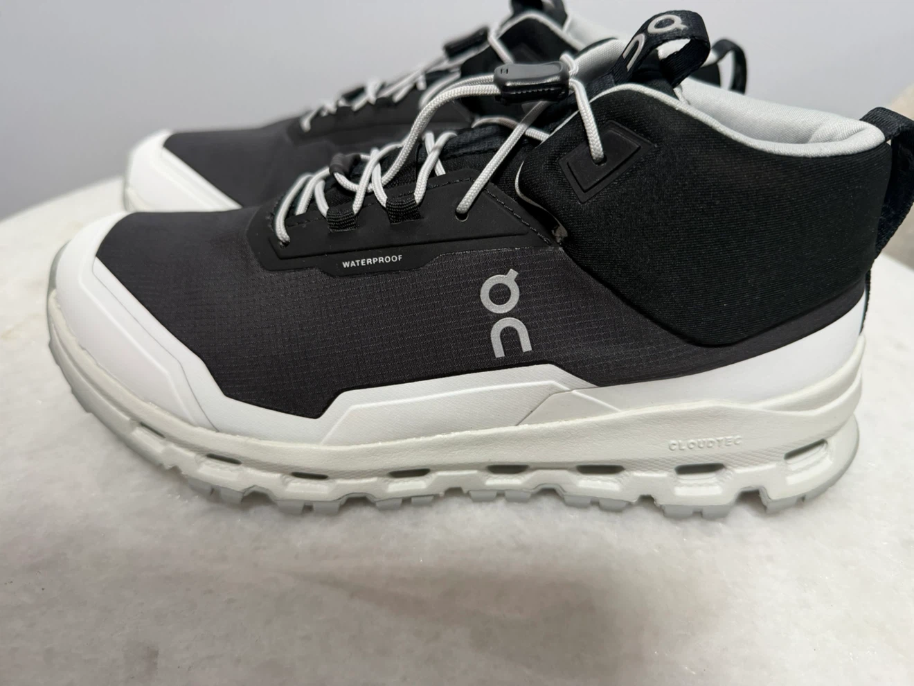 ON Cloud Waterproof Hiking Boots Youth 5 women’s 6.5/7 - photo 4