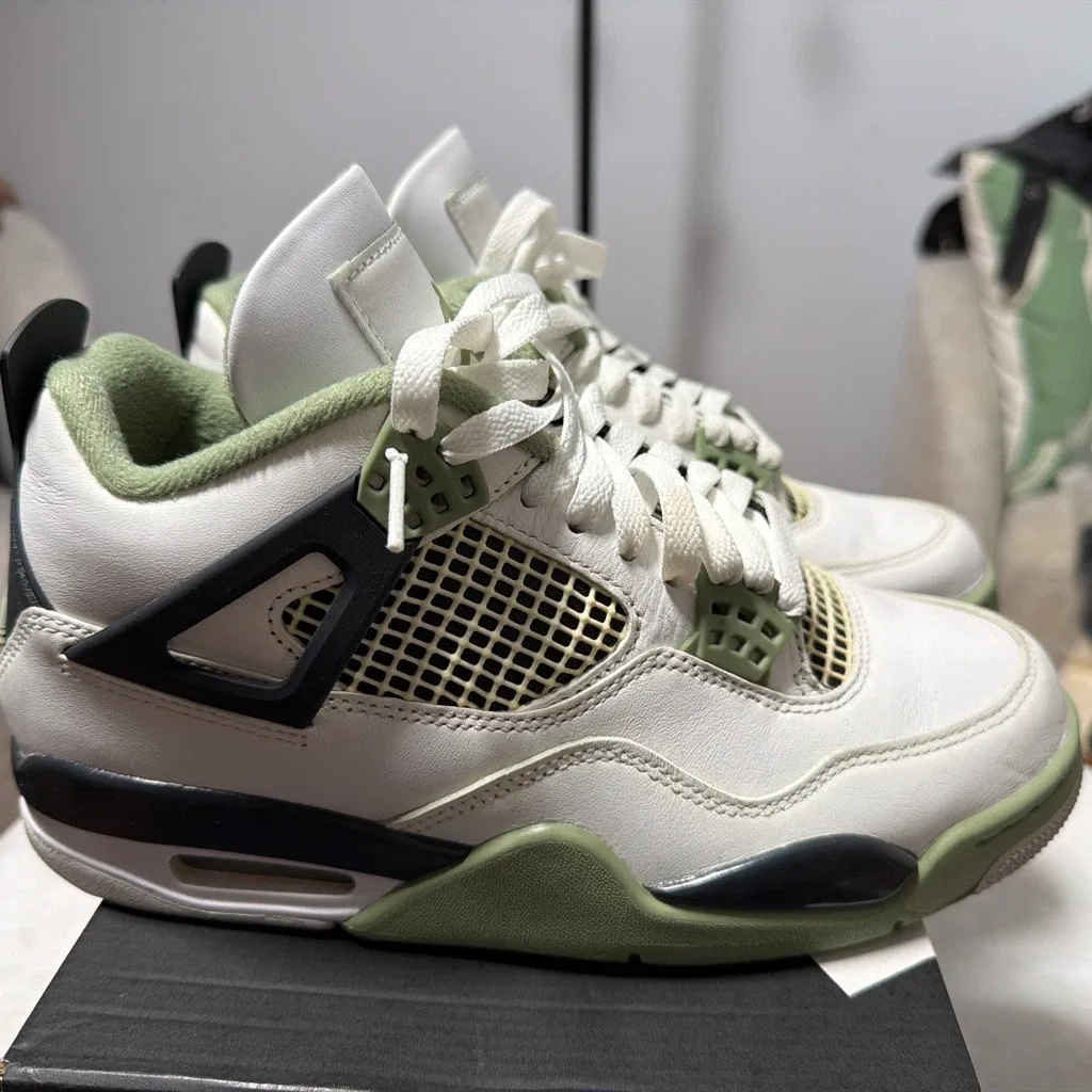 Air Jordan 4 Retro Seafoam women’s size 8.5 - photo 4