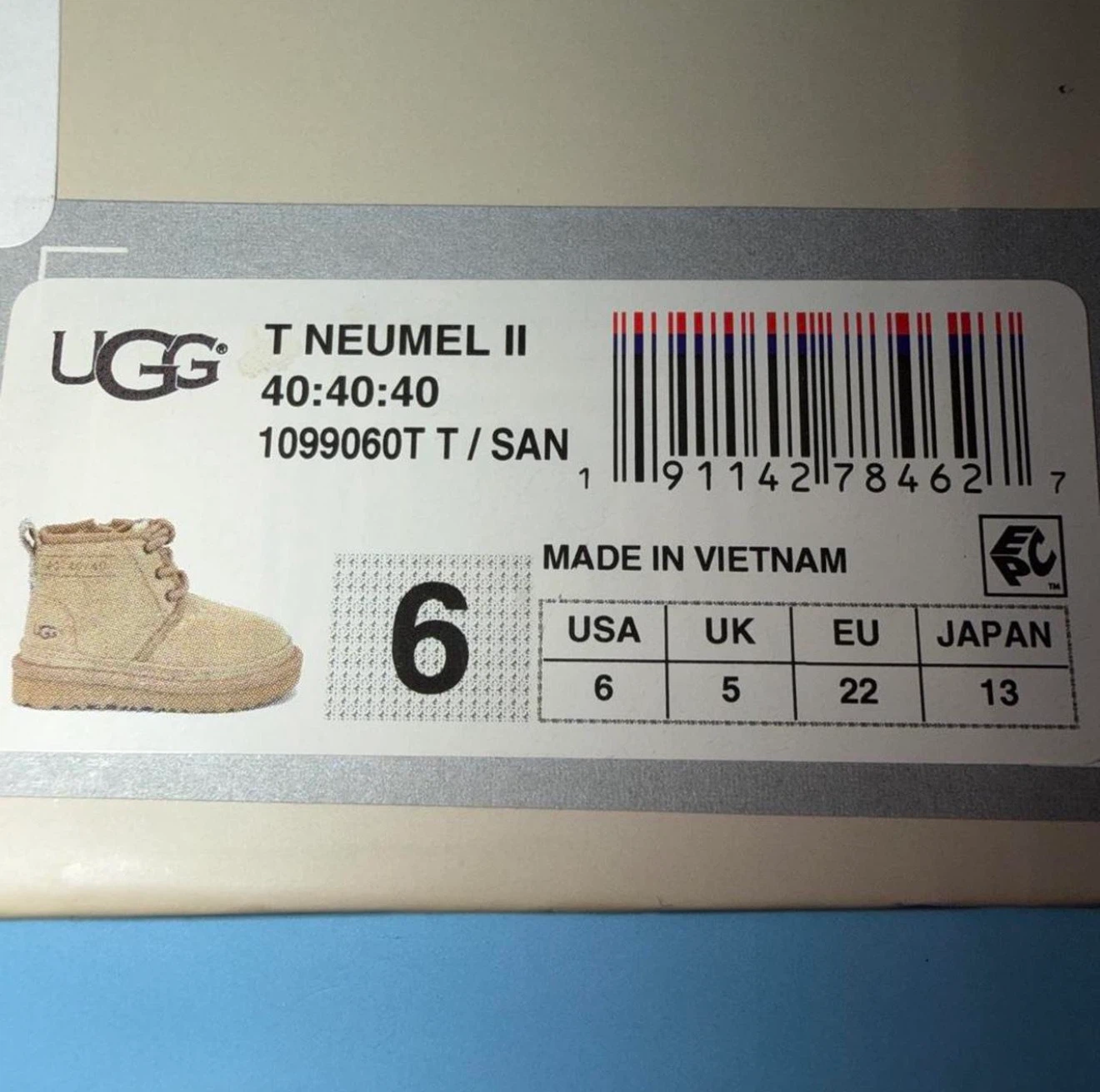 UGG T Neumel II Boots Size 6 toddler - photo 3