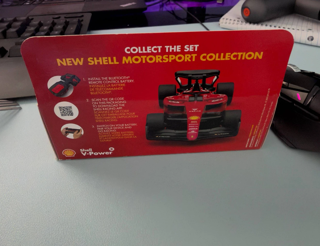 Shell V-Power Ferrari F1-75 Bluetooth Remote Control Car - photo 3