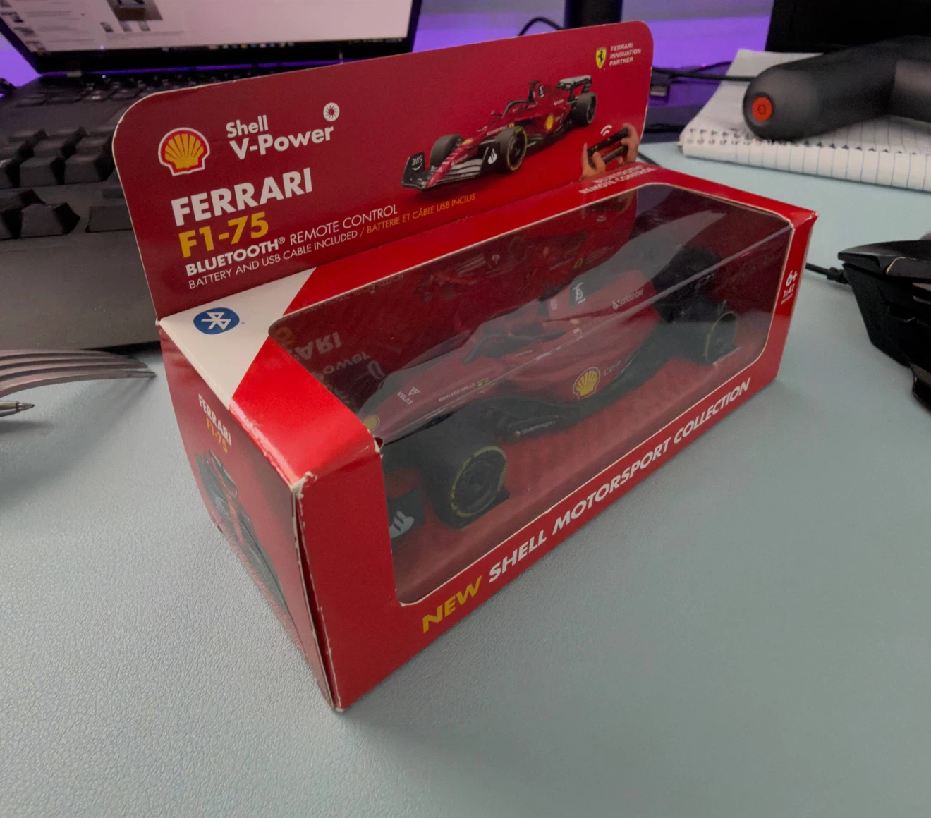 Shell V-Power Ferrari F1-75 Bluetooth Remote Control Car - photo 4