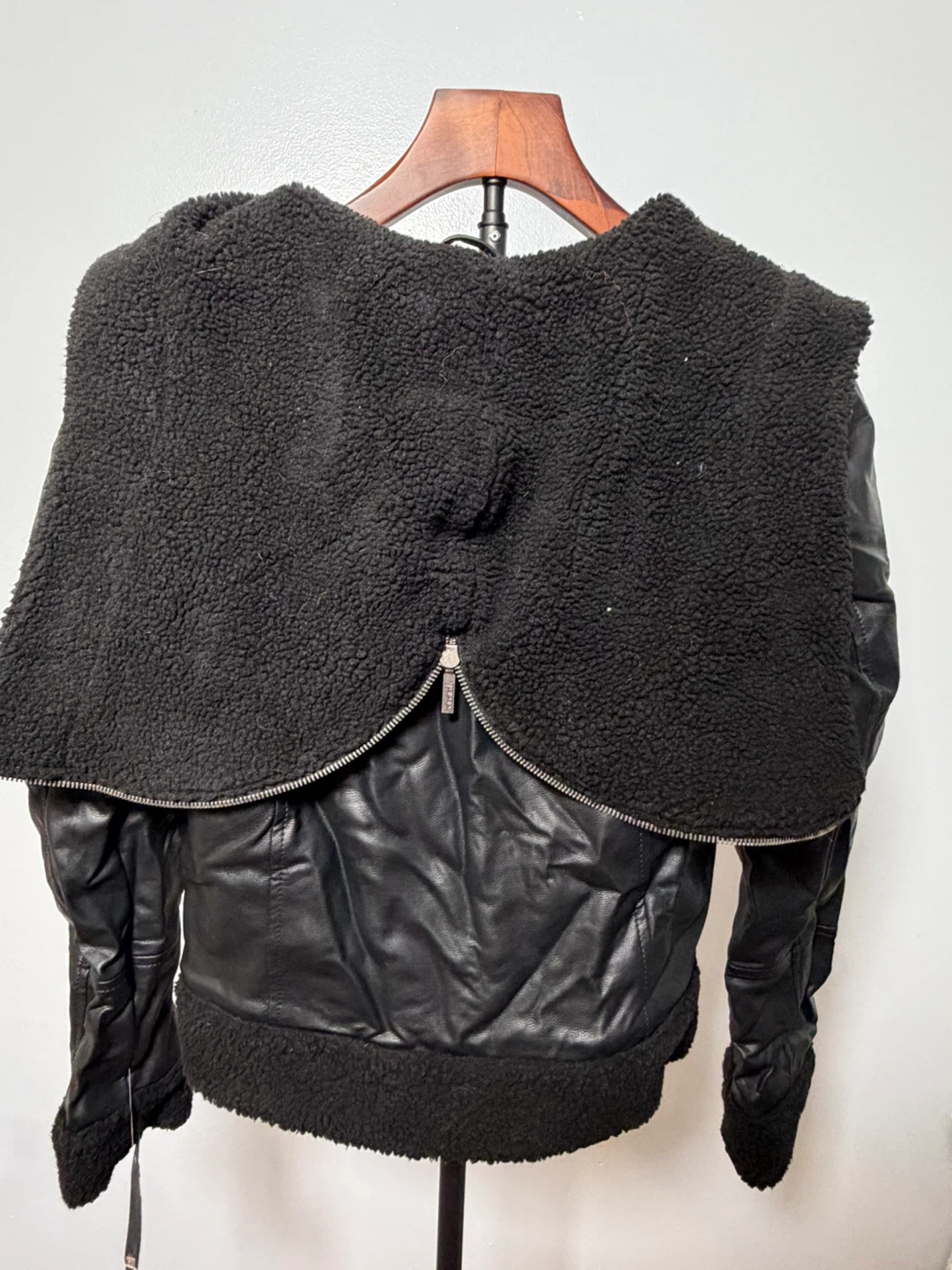 Black Faux Leather Lined Jacket new with tags - photo 5